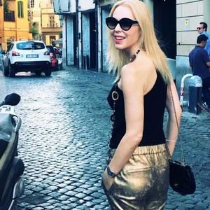 Meet your Posher, Ana